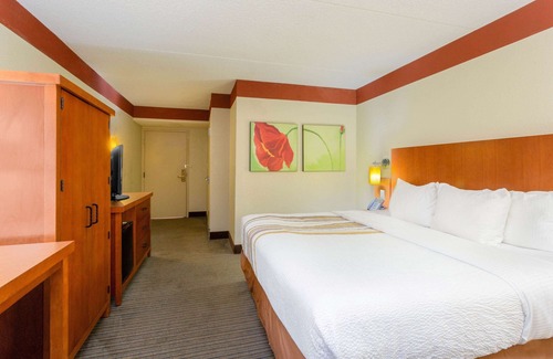 Toddville Road Hotel | CLT Airport Inn & Suites