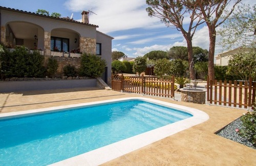 Llagostera Villa | Club Villamar - Precious villa, very spacious and with a magnificent garden with private pool, wo...