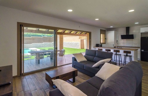 Vidreres Villa | Club Villamar - Stunning new villa in Aigua Viva Park near Lloret de Mar, featuring a private poo.