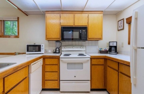 East Stroudsburg Condo | Club Wyndham Resort at Shawnee Village, Pennsylvania, 2 Bedroom Villa