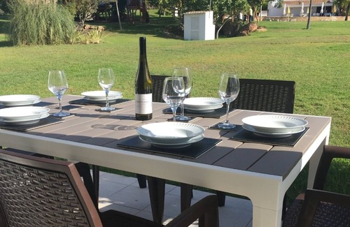 Alpouvar Apartment | CLUBE ALBUFEIRA - Ground floor 3 bedroom, POOLSIDE Free WIFI + UK tv