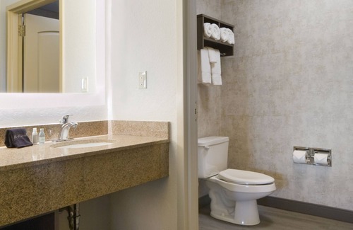 Sioux Falls Hotel | Clubhouse Hotel Suites Sioux Falls