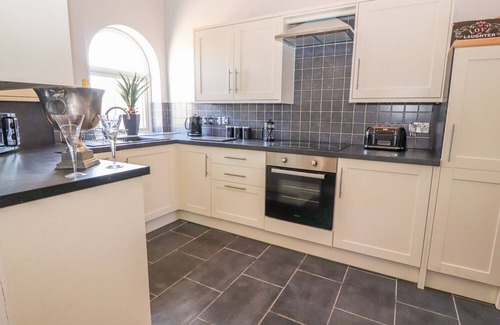 Trefnant House | CLWYD COTTAGE, pet friendly, luxury holiday cottage in St Asaph