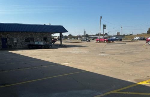 Waldron Hotel | Coachman's Inn & Suites