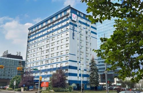 Downtown Calgary Hotel | Coast Calgary Downtown Hotel & Suites by APA