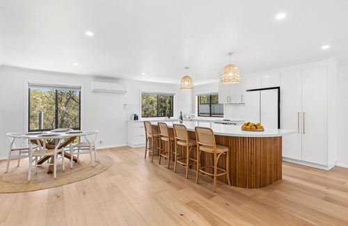 Dolphin Point House | Coastal Beach House. Perfect for family group getaway.