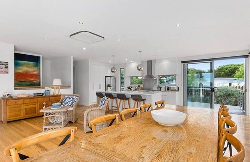 Aireys Inlet House | Coastal Beach House Elegance with Stunning Views