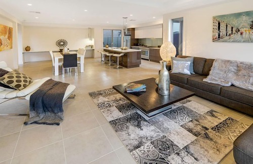 Fulham Gardens House | Coastal Beauty - bask in beautiful Henley Beach