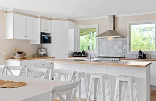 Dromana House | Coastal Bliss - Spa and Chill