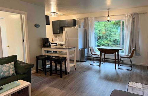 Coos Bay Apartment | Coastal Botanical Suite