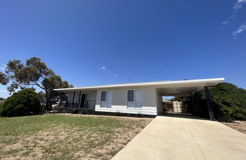 Port Hughes House | Coastal Break - Peaceful 3 BR Home Near the Beach