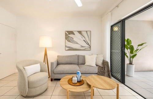 Trinity Beach Apartment | Coastal Calm - Blue Lagoon Resort