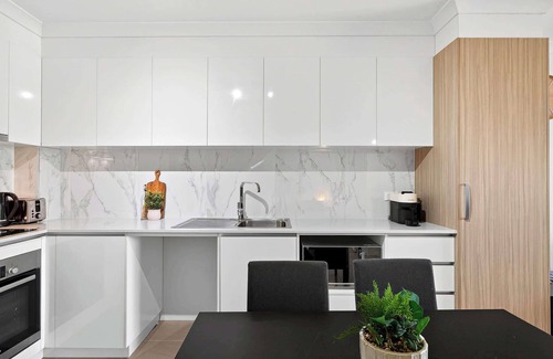 Rockingham Apartment | Coastal Comfort in Rockingham 2BR Apartment with Parking & Balcony