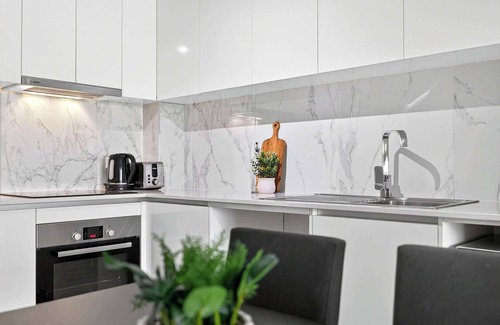 Rockingham Apartment | Coastal Comfort in Rockingham 2BR Apartment with Parking & Balcony