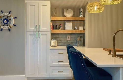 Spring Hill House | Coastal Comfort in Spring Hill.Relax and Recharge Near the Coast