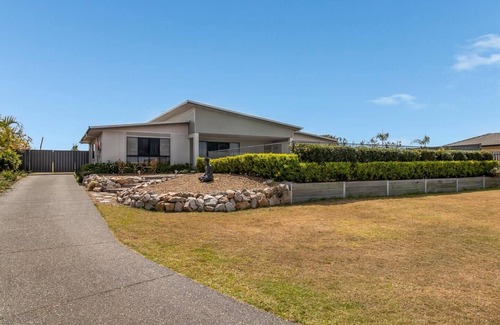 River Heads House | Coastal Comfort with Fraser Island Views