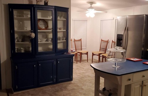 Davis House | Coastal Community Getaway: Blue Fin Escape