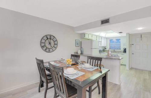Vanderbilt Beach Condo | Coastal Condo Steps from Vanderbilt Beach