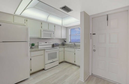 Vanderbilt Beach Condo | Coastal Condo Steps from Vanderbilt Beach