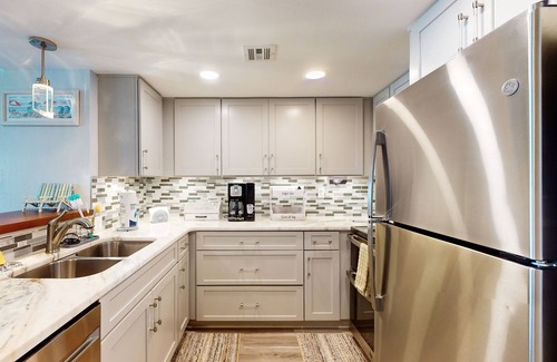 Myrtle Beach Condo | Coastal condo with ocean views, indoor/outdoor pools, W/D, & AC