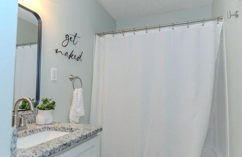 Covington House | Coastal Cottage 1/2 mile from Covington Square