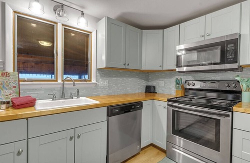 Town of Torrey Apartment | Coastal Cottage at Seneca Lake