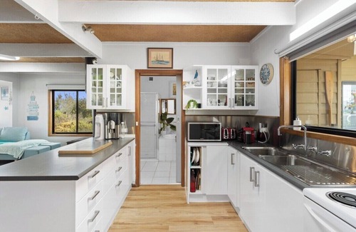 Sunderland Bay House | Coastal Cottage with Ocean Views