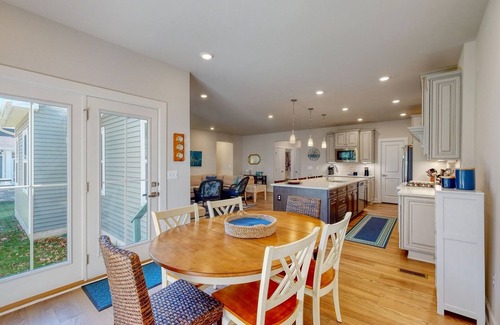 Lewes House | COASTAL DAYDREAMS- 6BD, 4BA - Sleeps 14 - World-class amenities!