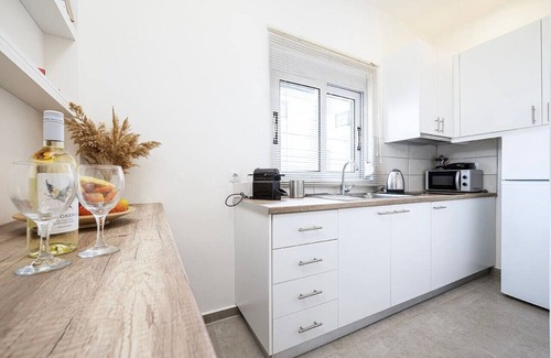 Kos Apartment | Coastal Elegance Suite 1Min to the Beach