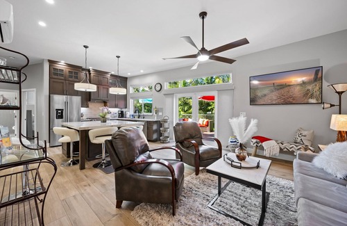 South Oceanside House | Coastal Escape | 2BR/2B | w/King En-suite + BalconyViews | Deck, FireTable + BBQ