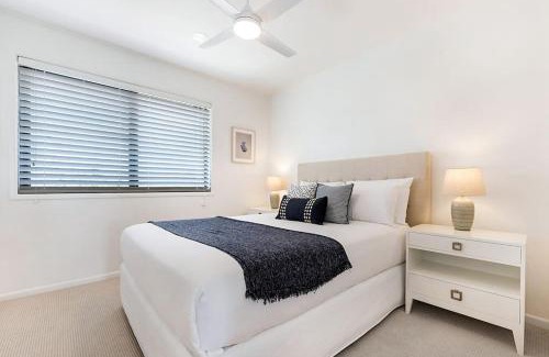 Marcoola Apartment | COASTAL ESCAPE - views rooftop terrace & jaccuzi