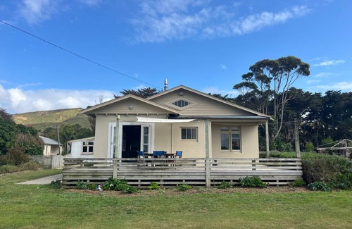 Flat Point Cottage | Coastal Farm Cottage at Flat Point Beach