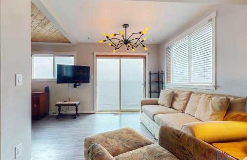 Clinton Hotel | Coastal Garden Cottage