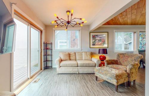 Clinton Hotel | Coastal Garden Cottage