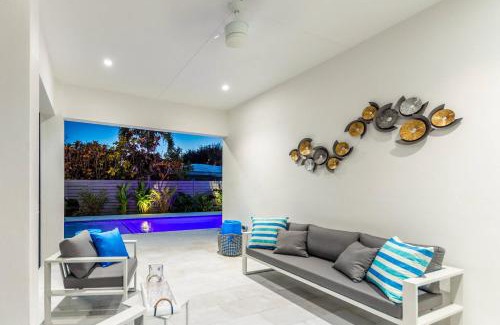 North Andrews Gardens House | Coastal Glam