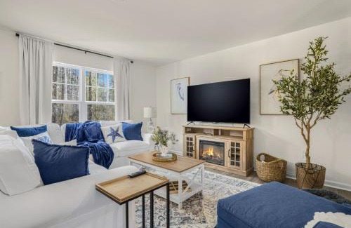 Captain's Cove House | Coastal Living - Brand new home with Community Pool & Pet Friendly!