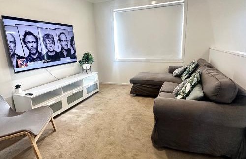 Mount Duneed House | Coastal Oasis - 10 mins to Torquay, 10 mins to Geelong !