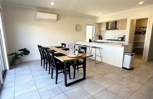 Mount Duneed House | Coastal Oasis - 10 mins to Torquay, 10 mins to Geelong !