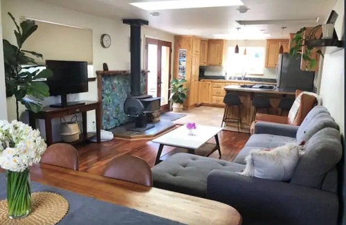 Westhaven-Moonstone House | Coastal Refuge, *Hot Tub,* Close to Town.