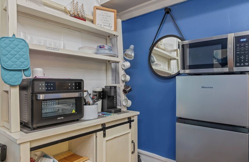 Swansboro Apartment | Coastal Swan 2.0nCharming waterfront king Boutique studio in peaceful Swansboro.