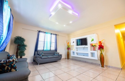 Mora House | "Coastal Vacations at Colinas del Atlantico: Your Perfect Retreat!"