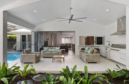 Palm Cove House | COASTAL VIBES @ PALM COVE