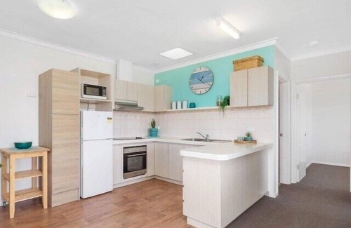 Rockingham Apartment | Coastal Vibes with a touch of convenience