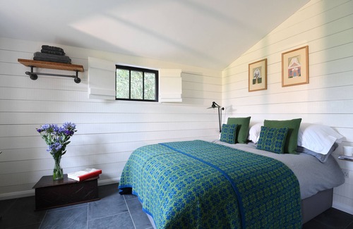 Llantwit Major Cabin | Coastal Walden Lodge