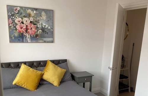 Brighton City Centre Apartment | Coastal Windsor Escape in Central Brighton