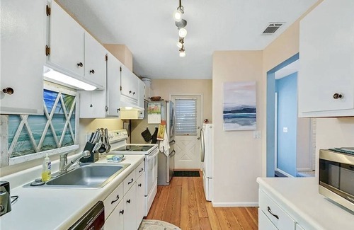 Saint Simons Island Condo | Coastaway for your getaway or longer stay on SSI!