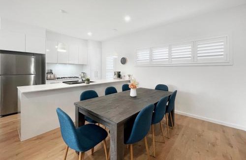 Shellharbour House | Coastline Cove - Modern Townhome Oasis