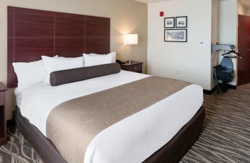 Janesville Hotel | Cobblestone Hotel & Suites - Janesville
