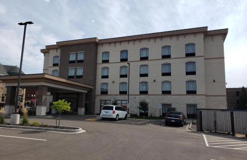 Menomonie Hotel | Cobblestone Inn & Suites - Menomonie/UW-Stout