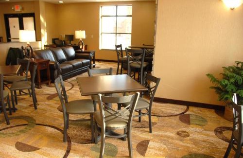 Marquette Hotel | Cobblestone Inn & Suites - Marquette